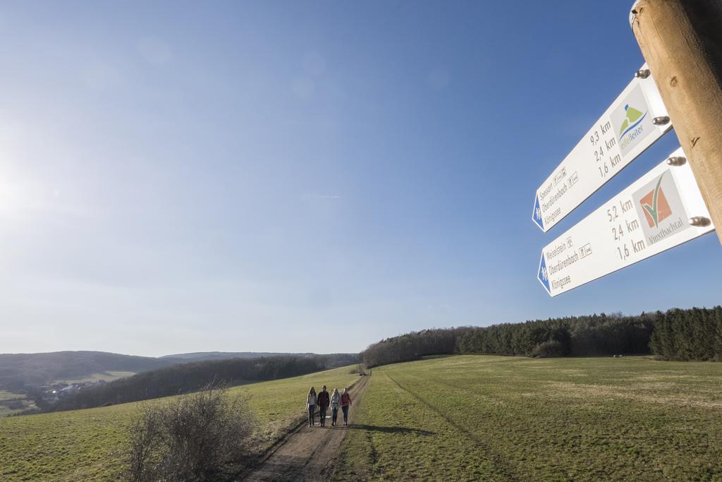 Hotel Und Landgasthof Zum Bockshahn Spessart  Exterior photo