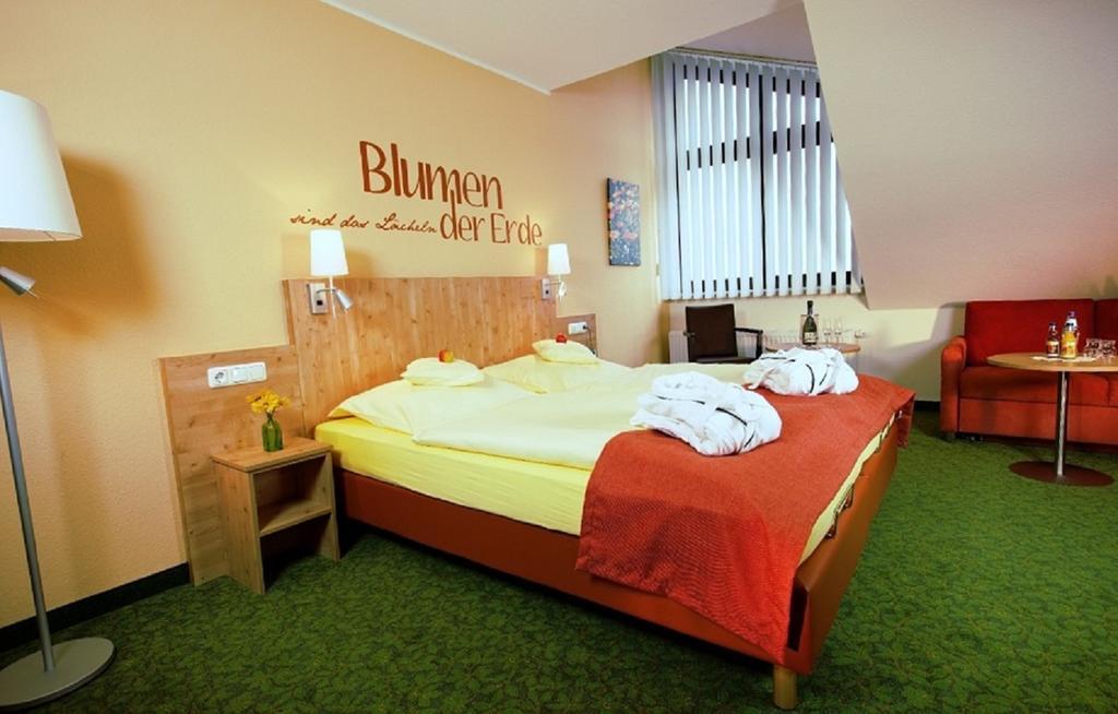 Hotel Und Landgasthof Zum Bockshahn Spessart  Exterior photo